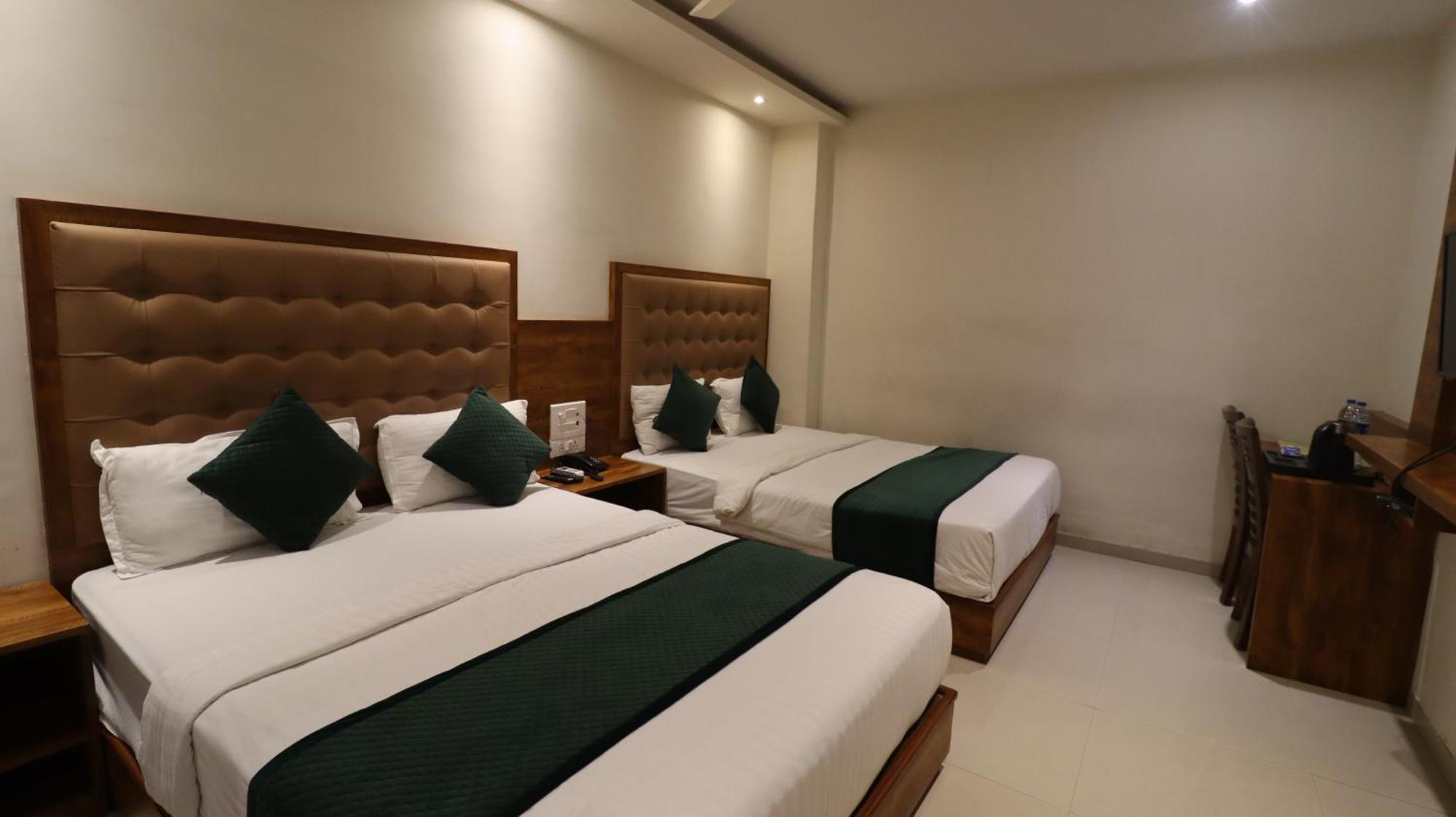 Hotel Bkc Garden - Near Us Embassy Bkc Mumbai Ngoại thất bức ảnh