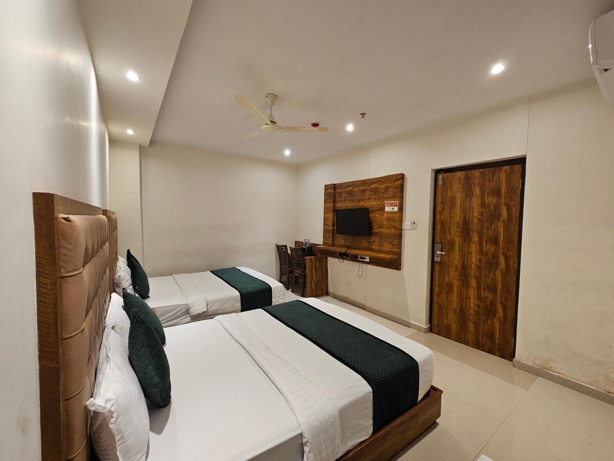 Hotel Bkc Garden - Near Us Embassy Bkc Mumbai Ngoại thất bức ảnh