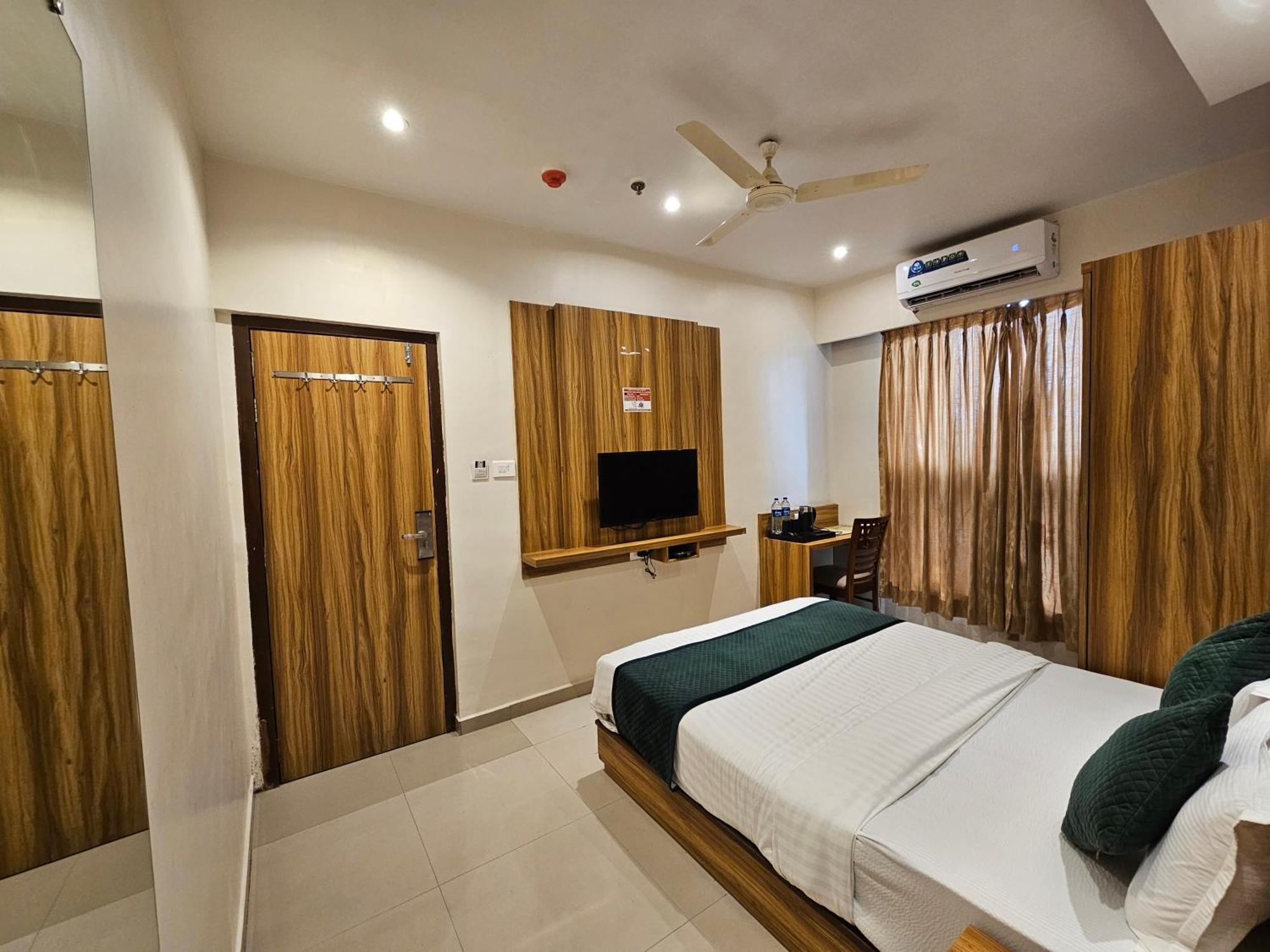 Hotel Bkc Garden - Near Us Embassy Bkc Mumbai Ngoại thất bức ảnh