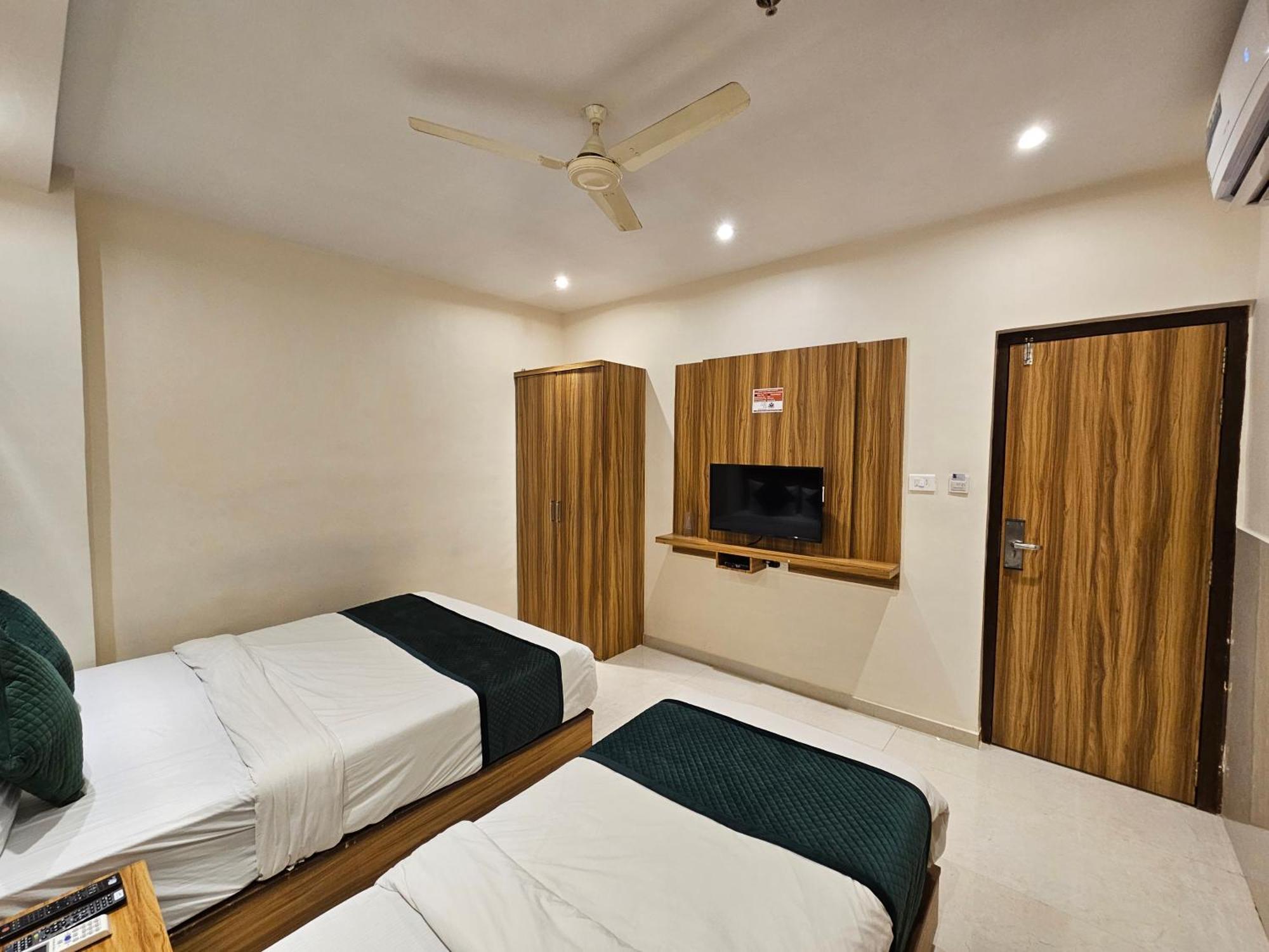 Hotel Bkc Garden - Near Us Embassy Bkc Mumbai Ngoại thất bức ảnh