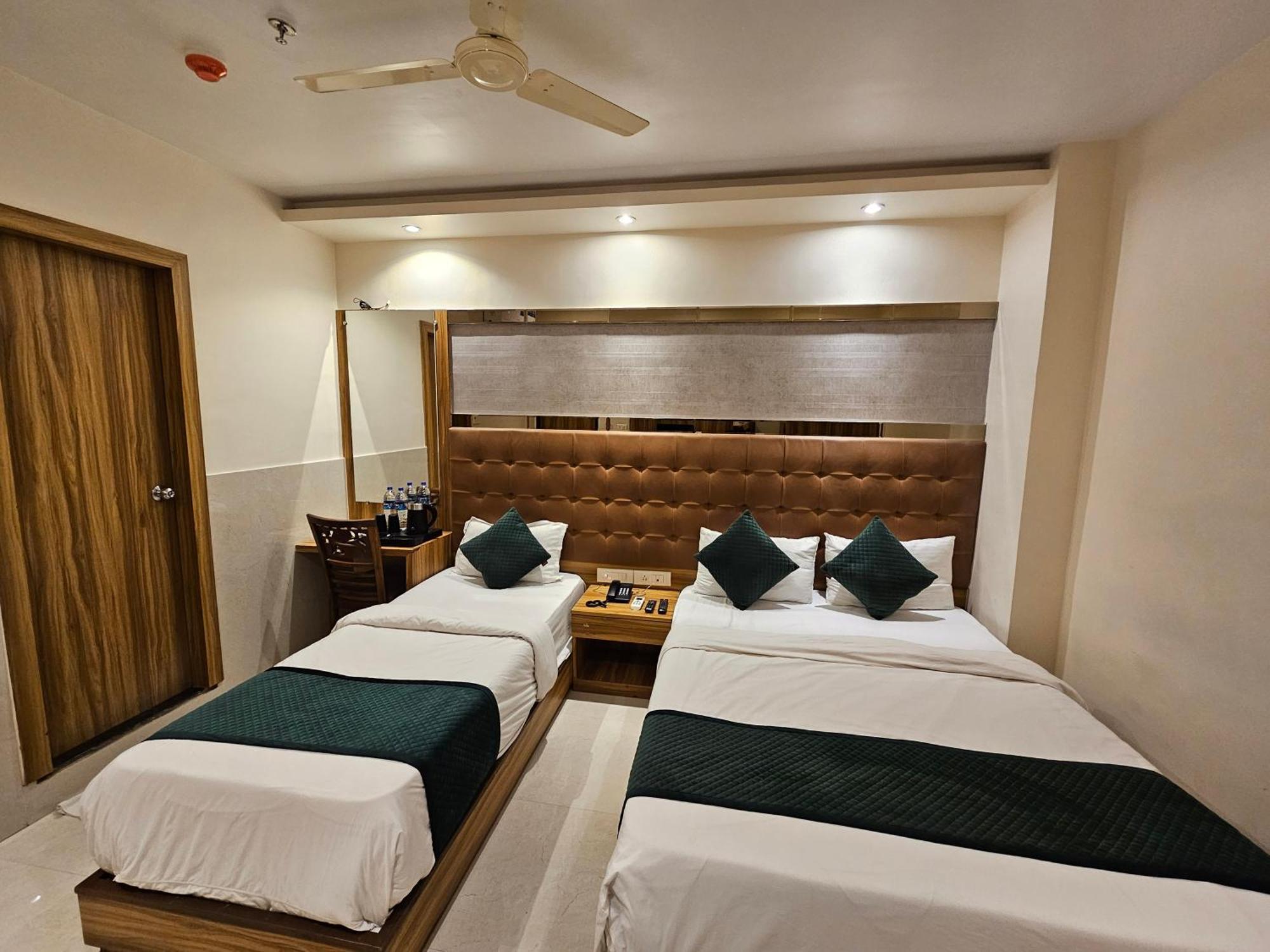 Hotel Bkc Garden - Near Us Embassy Bkc Mumbai Ngoại thất bức ảnh