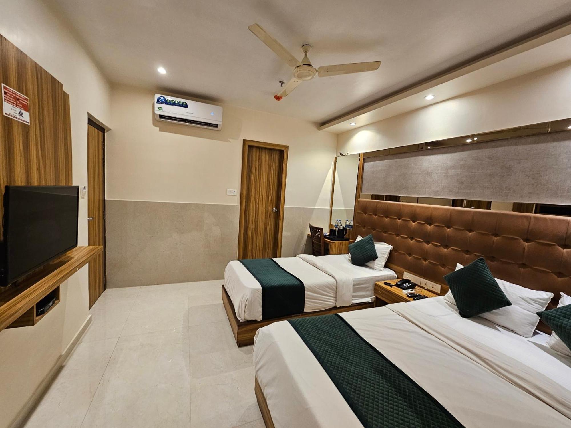 Hotel Bkc Garden - Near Us Embassy Bkc Mumbai Ngoại thất bức ảnh